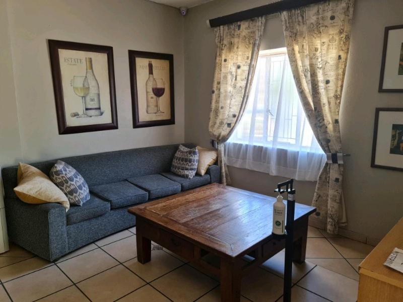 Stellenbosch Travellers Lodge Hostel Bagian luar foto