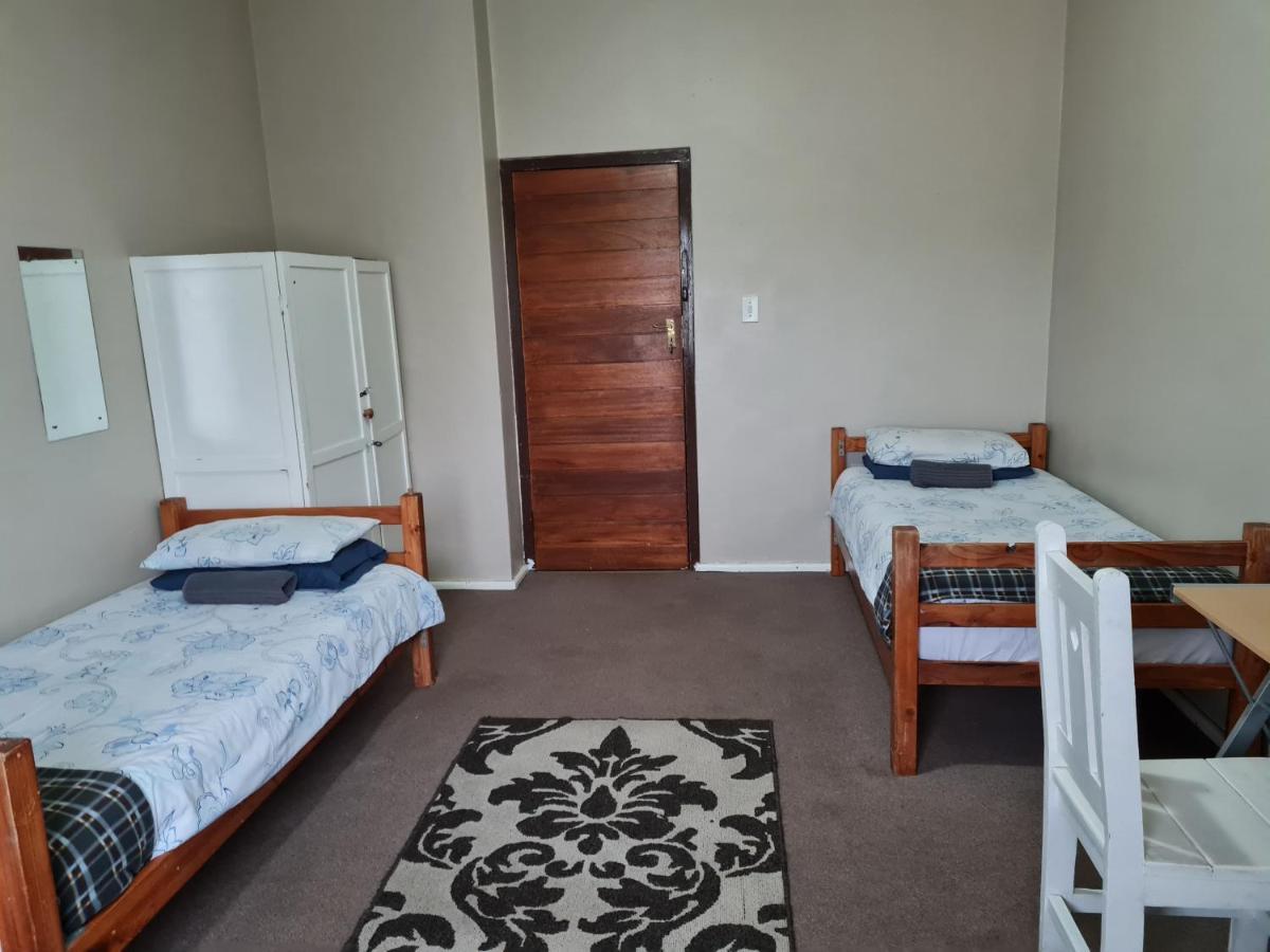 Stellenbosch Travellers Lodge Hostel Bagian luar foto